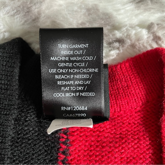 Her Universe DC Comics Batman Harley Quinn Split Cardigan - Picture 5 of 11